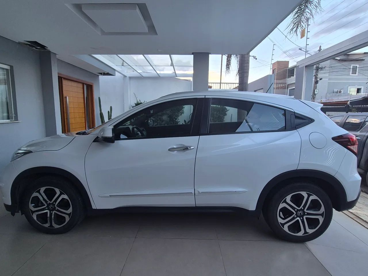 Honda HR-V Touring 1.8 Flexone 16V 5P Aut. 2018