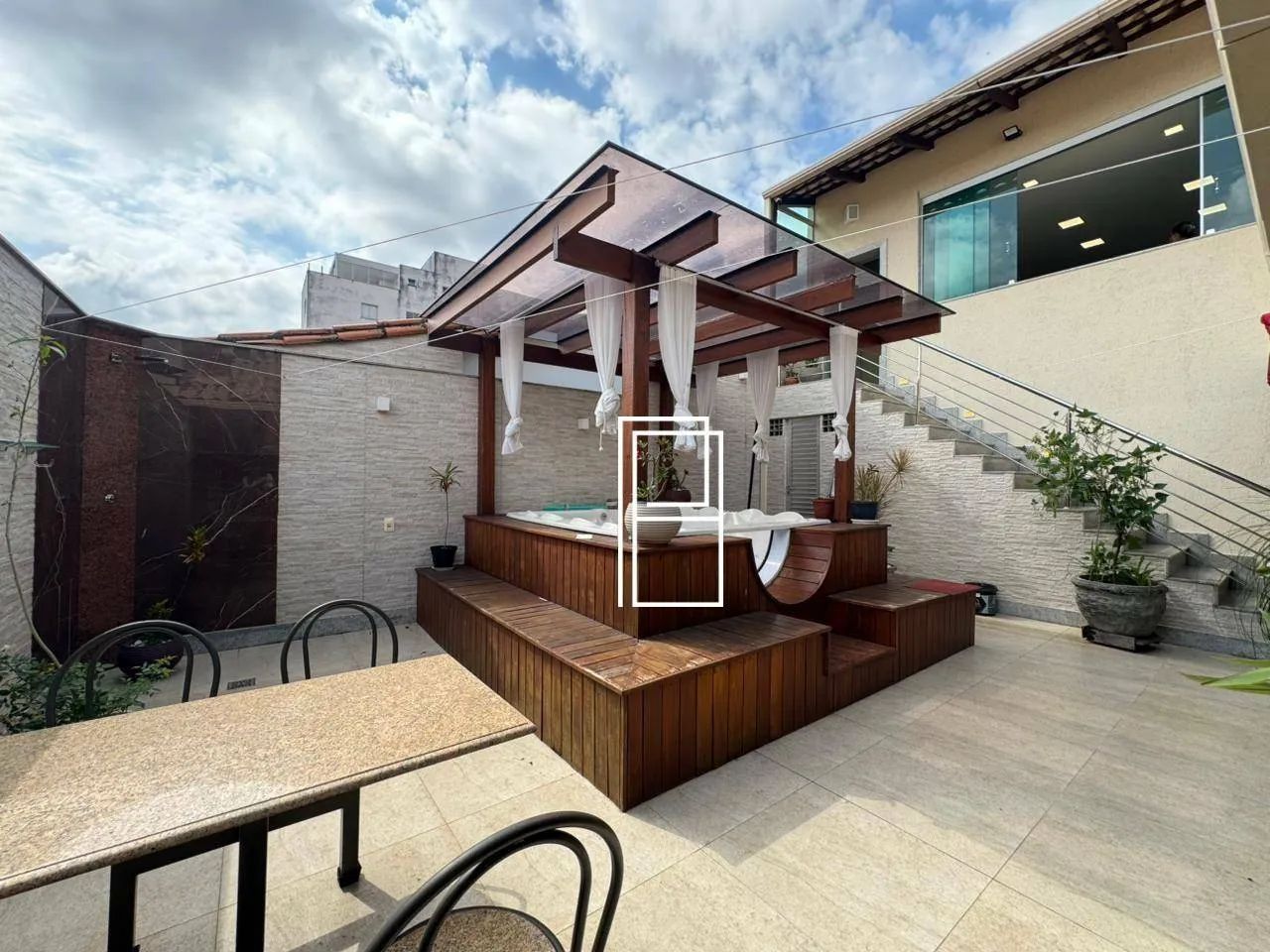 Casa com 4 dormitórios à venda, 360 m² por R$ 2.200.000,00 - Ana Lúcia - Sabará/MG