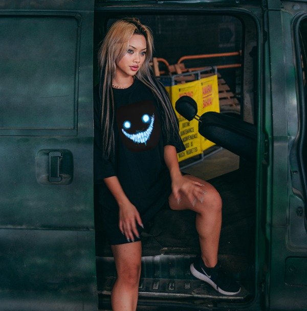 Camiseta com LED piscante photo 3