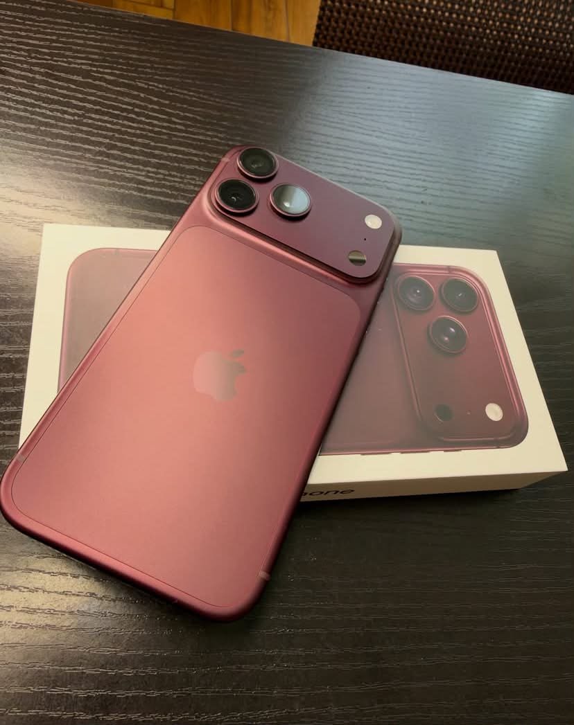 NEW Apple iPhone 18 Pro Max 256GB Burgundy photo 5