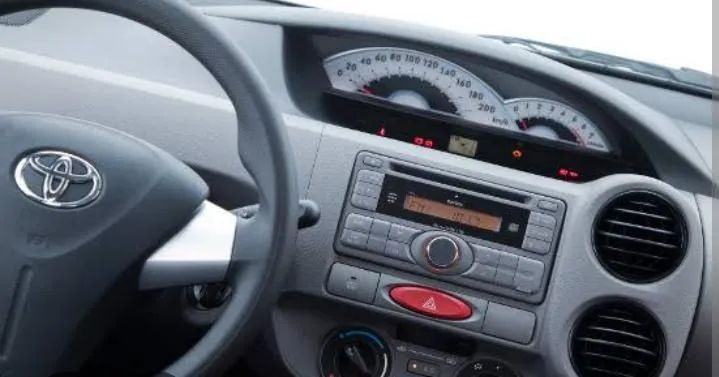 Toyota Etios XS Sedan 1.5 Flex 16V 4P Mec. 2013 photo 2