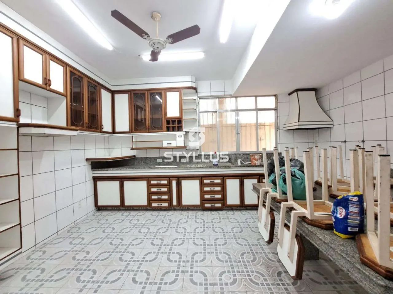 Apartamento Térreo Espaçoso com Quintal e 2 Vagas em Maria da Graça! M44E photo 4