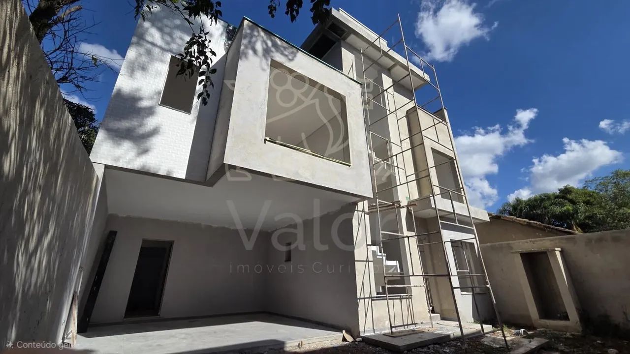 Sobrado Novo nas Mercês  Em um dos Bairros Mais Nobres photo 1