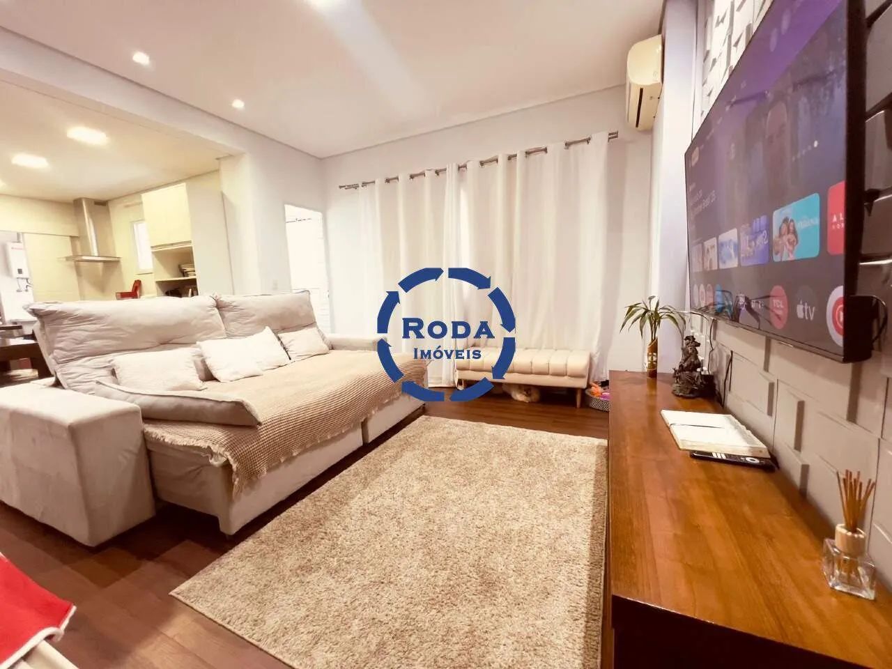 Apartamento com 3 domitórios e mobiliado para alugar em Santos em frente ao mar photo 2