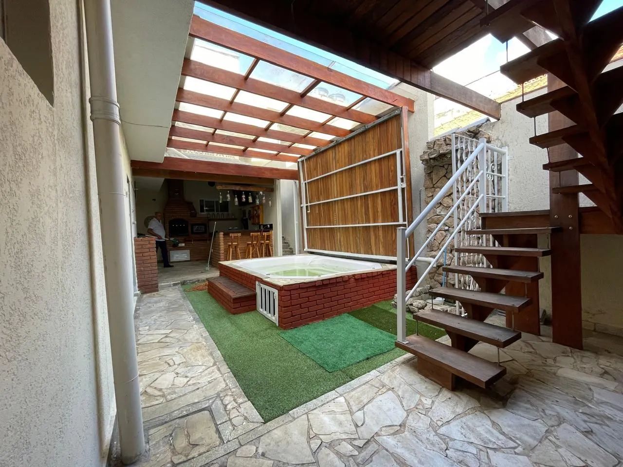 Casa para fins comerciais ou residenciais - Venda (porteira-fechada) /locação - 3 dorms, s photo 2