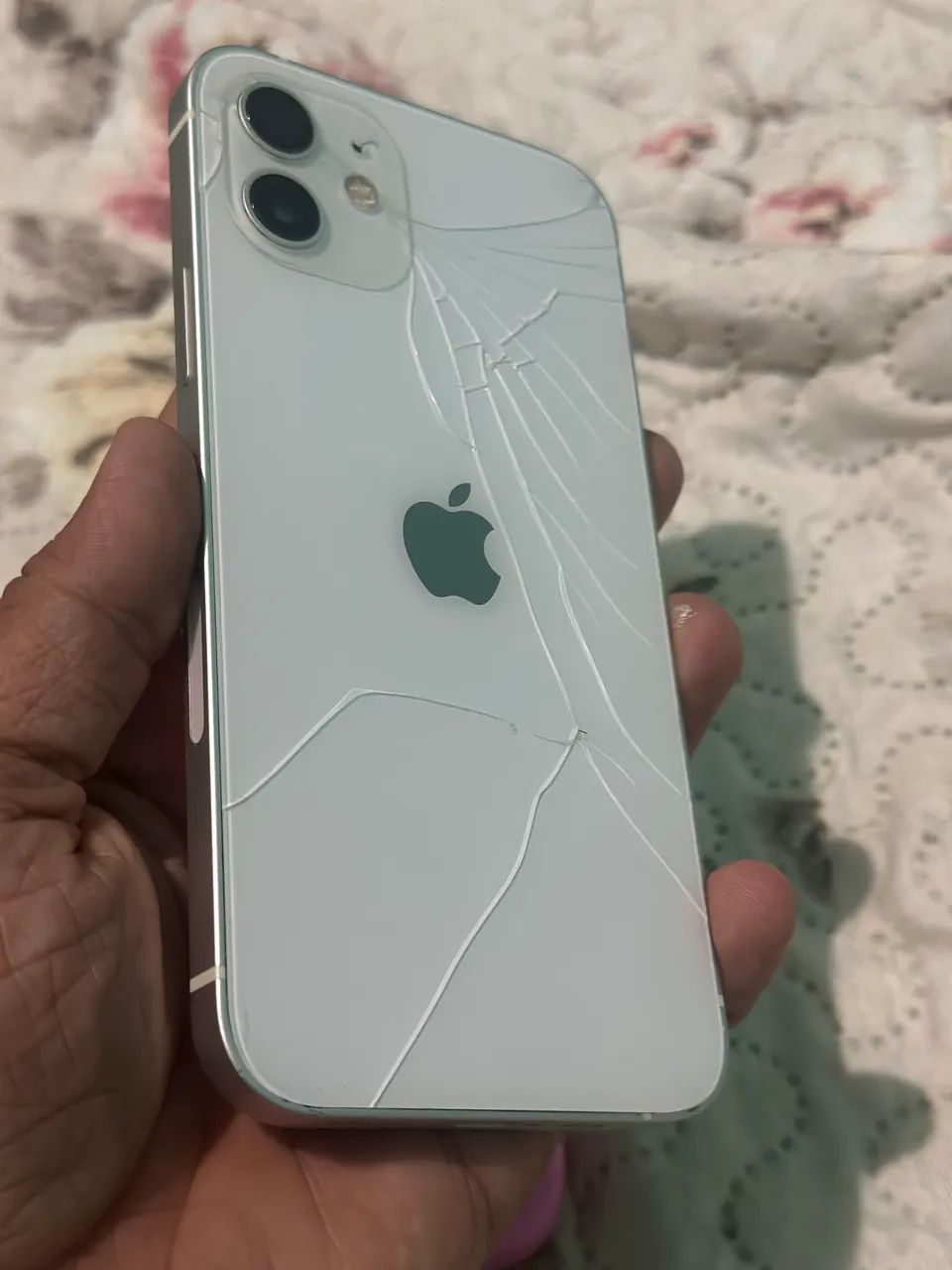 iPhone 12 128GB photo 4